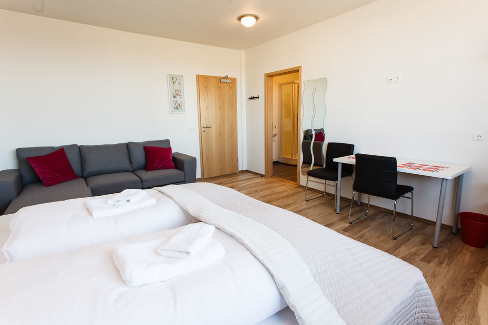 Garthabaer Route 1 Guesthouse מראה חיצוני תמונה